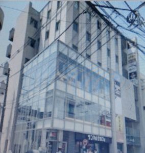 【貸店舗】町田駅近 角地 視便性良 飲食ビル 1階 賃料２５２万円（税別）